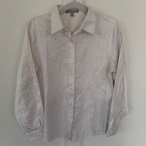 Foxcroft Women's Shaped Fit Wrinkle Free White Button Down Shirt Dobby Weave‎ 8